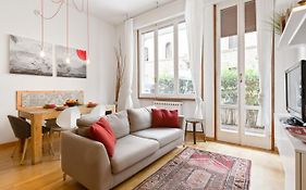Piazza Oberdan Patio Apartment